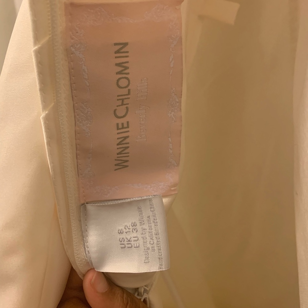 I’m selling a brand NEW Winnie Couture Dress - Picture 5 of 7